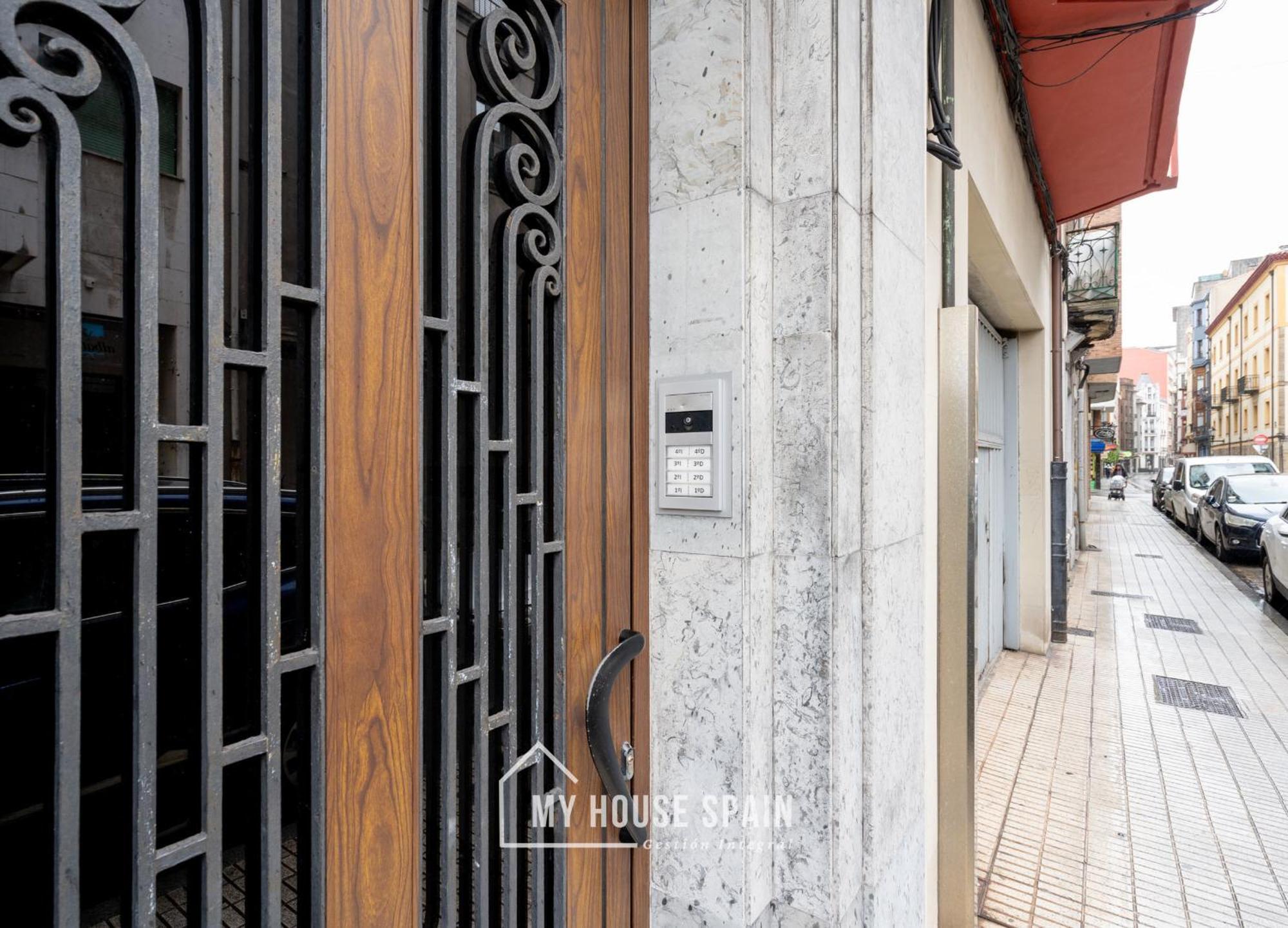 Myhousespain - Piso Reformado En El Centro Gijón Exteriör bild